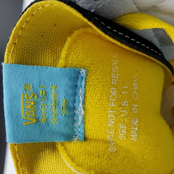 VANS THE SIMPSONS SAMPLE SNEAKERS - Picture 11 of 12